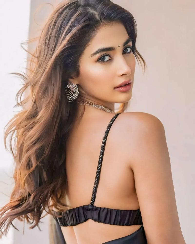 pooja-hegde-cute-photos
